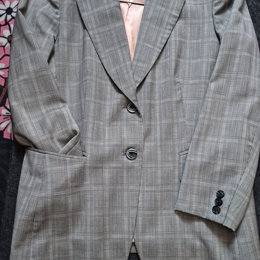Dana Buchman  Checkered Midi Jacket And Skirt  - Gray and Tan With Peach Lining